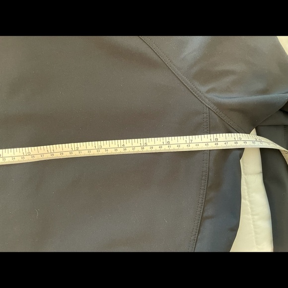 Ladies Marmot fitted lightweight jacket - Picture 12 of 15